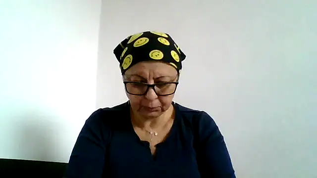 roseblak42 online show from November 18, 2025, 10:31 am