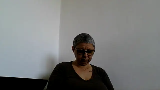 roseblak42 online show from April 28, 2026, 8:30 am