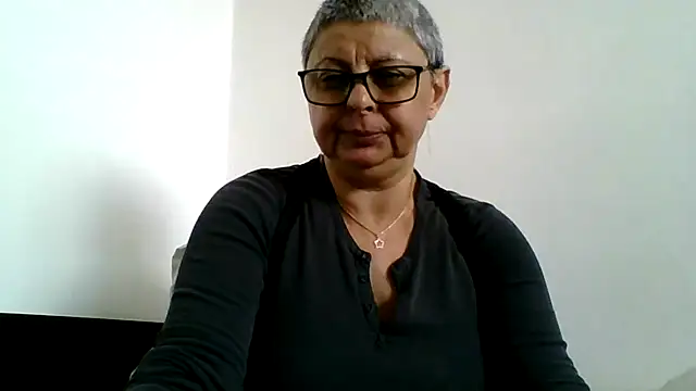 roseblak42 online show from April 30, 2026, 9:37 am