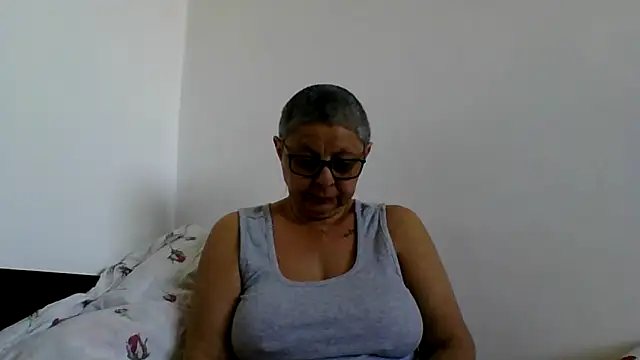 roseblak42 online show from June 17, 2026, 1:56 pm
