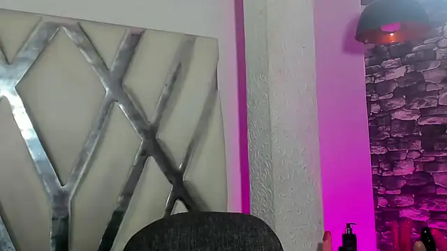 Trinna harperr online show from January 8, 2025, 6:09 pm