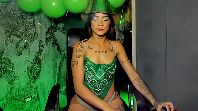 Trinna harperr online show from March 17, 2025, 11:21 pm