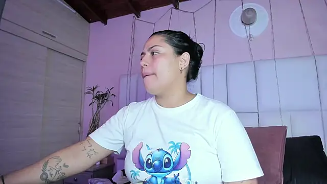 Snapshot of kiana_cream chatting on September 24, 2025, 12:30 pm kiana cream online show from September 24, 2025, 12:30 pm