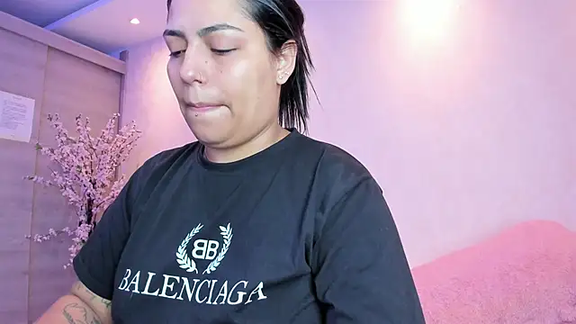 Snapshot of kiana_cream chatting on October 11, 2025, 11:42 am kiana cream online show from October 11, 2025, 11:42 am