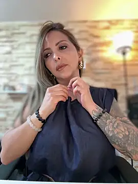  Abril-Office1 online show from February 23, 2026, 4:15 pm