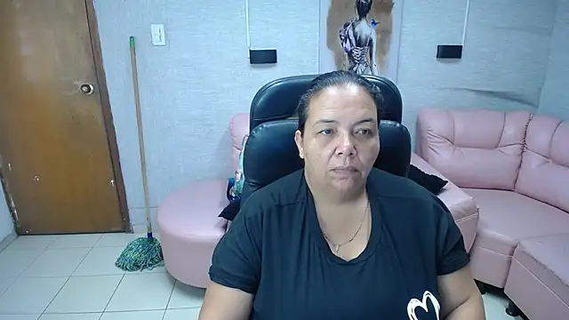 Penelope Nipples  online show from November 25, 2025, 11:43 am