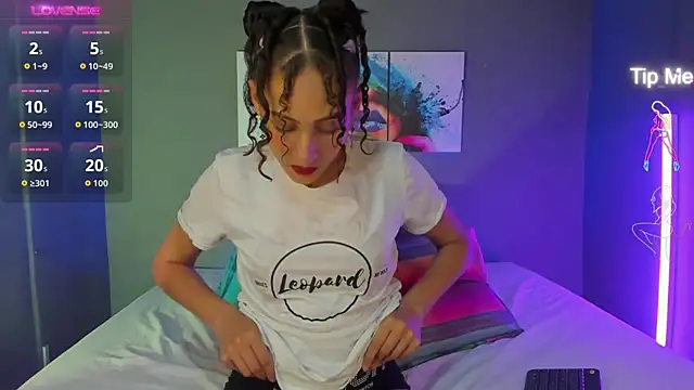 Snapshot of IsabellaSpencer chatting on September 22, 2025, 10:23 pm IsabellaSpencer online show from September 22, 2025, 10:23 pm