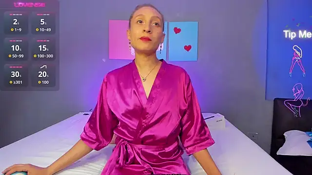 Snapshot of IsabellaSpencer chatting on October 9, 2025, 10:19 pm IsabellaSpencer online show from October 9, 2025, 10:19 pm