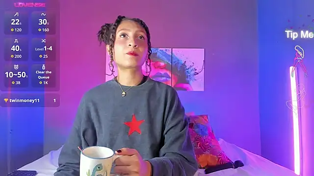 Snapshot of IsabellaSpencer chatting on October 16, 2025, 10:22 pm IsabellaSpencer online show from October 16, 2025, 10:22 pm