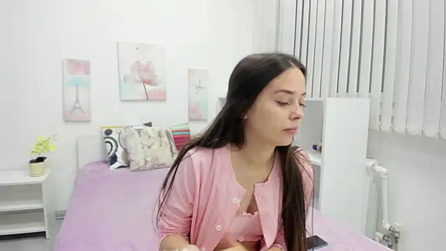 Snapshot of Tiny_JuJu chatting on September 15, 2025, 1:27 am Tiny JuJu online show from September 15, 2025, 1:27 am