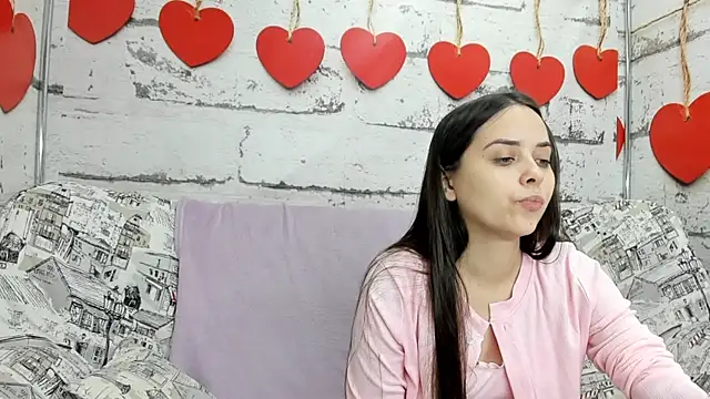 Snapshot of Tiny_JuJu chatting on September 19, 2025, 1:18 am Tiny JuJu online show from September 19, 2025, 1:18 am