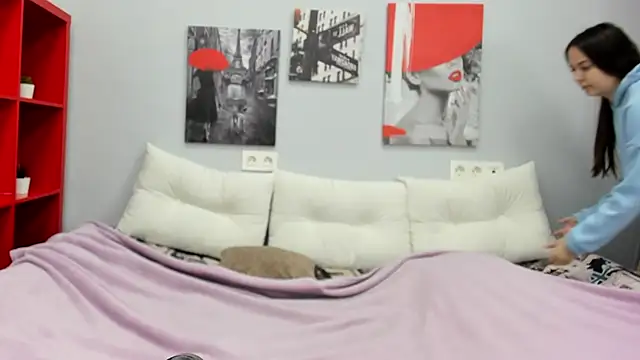 Snapshot of Tiny_JuJu chatting on October 22, 2025, 1:39 am Tiny JuJu online show from October 22, 2025, 1:39 am