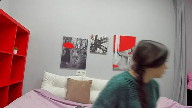 Snapshot of Tiny_JuJu chatting on October 24, 2025, 1:13 am Tiny JuJu online show from October 24, 2025, 1:13 am