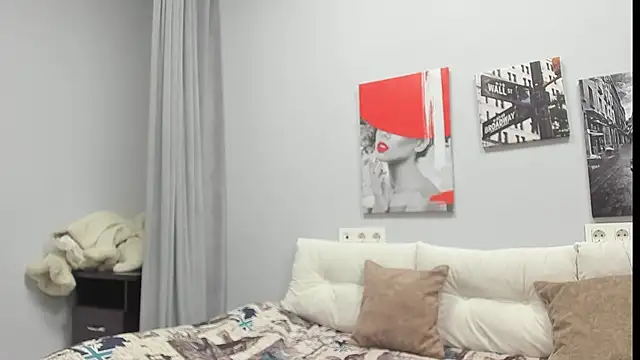 Snapshot of Tiny_JuJu chatting on February 10, 2026, 1:10 am Tiny JuJu online show from February 10, 2026, 1:10 am