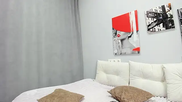 Snapshot of Tiny_JuJu chatting on March 6, 2026, 1:13 am Tiny JuJu online show from March 6, 2026, 1:13 am