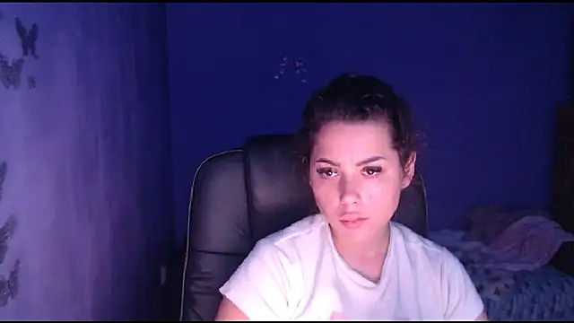 LovelyJulliette online show from January 21, 2025, 2:05 pm