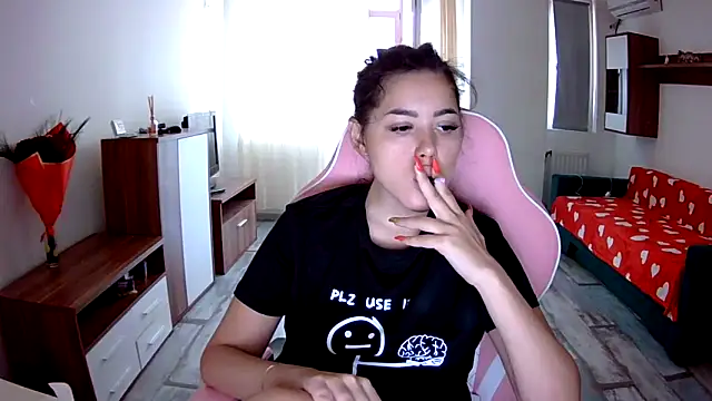 Snapshot of LovelyJulliette chatting on September 25, 2025, 12:31 pm LovelyJulliette online show from September 25, 2025, 12:31 pm