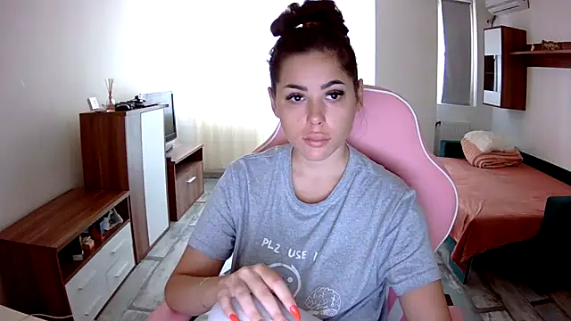 Snapshot of LovelyJulliette chatting on September 26, 2025, 9:02 am LovelyJulliette online show from September 26, 2025, 9:02 am