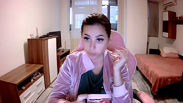 Snapshot of LovelyJulliette chatting on October 3, 2025, 2:25 pm LovelyJulliette online show from October 3, 2025, 2:25 pm