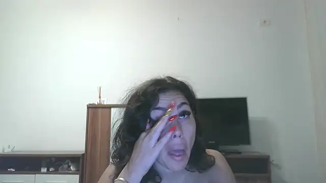 Snapshot of LovelyJulliette chatting on October 5, 2025, 4:38 pm LovelyJulliette online show from October 5, 2025, 4:38 pm