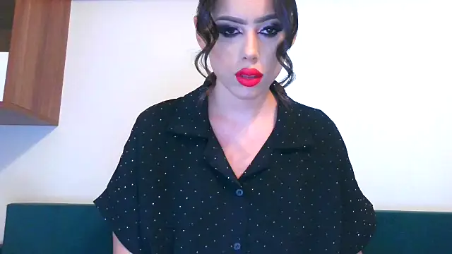 Snapshot of LovelyJulliette chatting on October 11, 2025, 2:48 pm LovelyJulliette online show from October 11, 2025, 2:48 pm