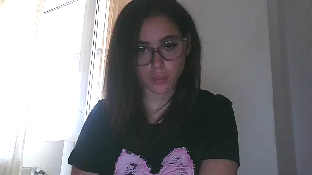 Snapshot of LovelyJulliette chatting on October 16, 2025, 11:55 am LovelyJulliette online show from October 16, 2025, 11:55 am