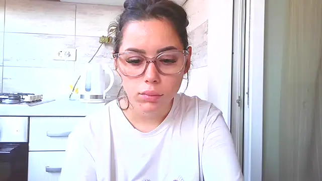 Snapshot of LovelyJulliette chatting on October 28, 2025, 1:14 pm LovelyJulliette online show from October 28, 2025, 1:14 pm