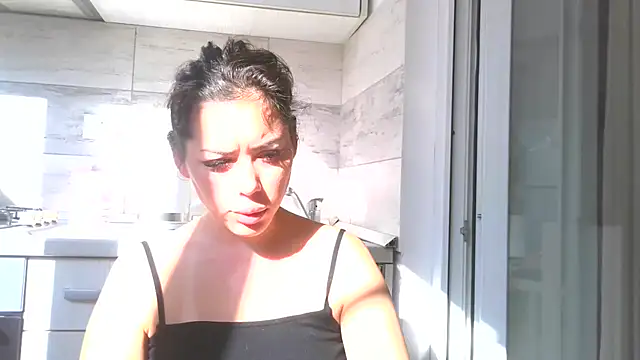 Snapshot of LovelyJulliette chatting on October 29, 2025, 11:56 am LovelyJulliette online show from October 29, 2025, 11:56 am