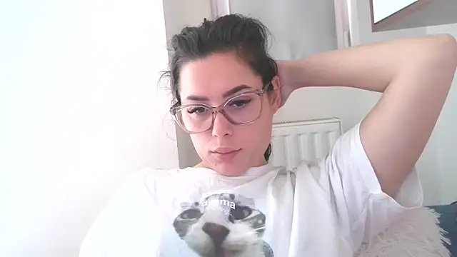 Snapshot of LovelyJulliette chatting on October 30, 2025, 12:06 pm LovelyJulliette online show from October 30, 2025, 12:06 pm