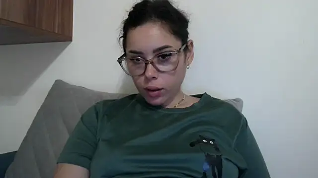 LovelyJulliette online show from November 14, 2025, 8:07 pm