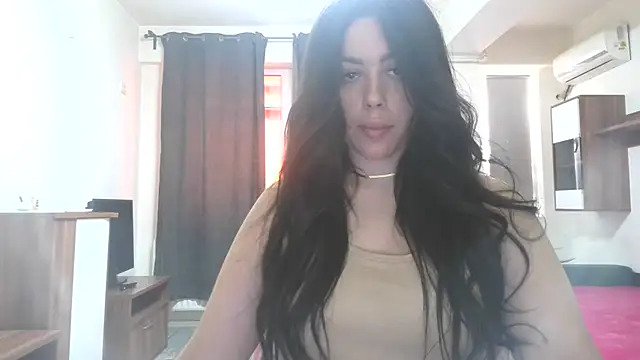 LovelyJulliette online show from June 16, 2026, 2:19 pm