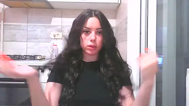 LovelyJulliette online show from June 24, 2026, 3:33 pm