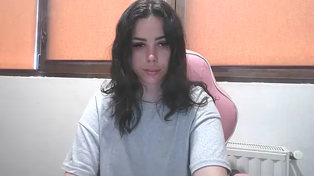 LovelyJulliette online show from July 19, 2026, 10:52 am