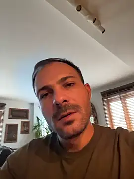 Adventurehotman online show from November 11, 2025, 1:44 pm