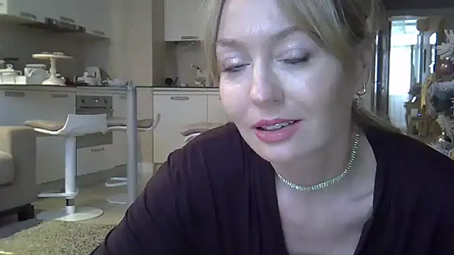 ZarinaSwift online show from January 11, 2025, 9:36 am