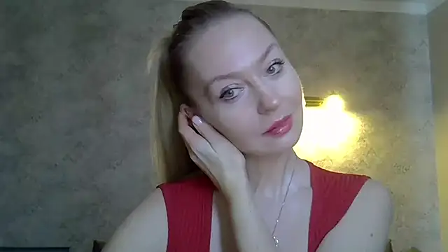 ZarinaSwift online show from February 9, 2025, 5:19 am
