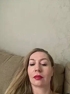ZarinaSwift online show from March 20, 2025, 8:09 am
