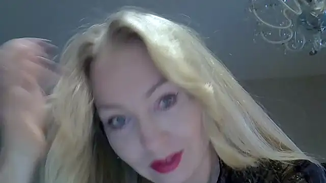 ZarinaSwift online show from September 19, 2025, 4:36 am