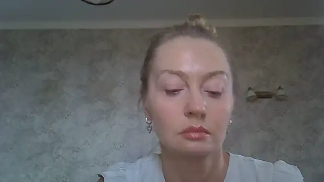 ZarinaSwift online show from June 7, 2026, 7:12 am