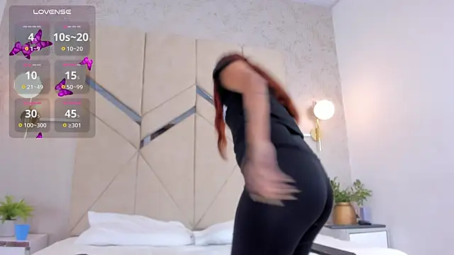 Snapshot of LiaVelez chatting on September 25, 2025, 12:42 pm LiaVelez online show from September 25, 2025, 12:42 pm