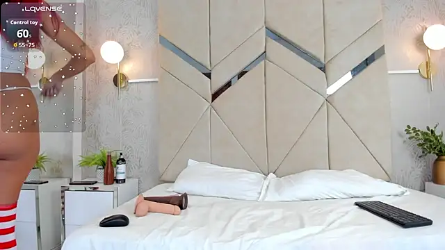 Snapshot of LiaVelez chatting on October 15, 2025, 1:55 pm LiaVelez online show from October 15, 2025, 1:55 pm