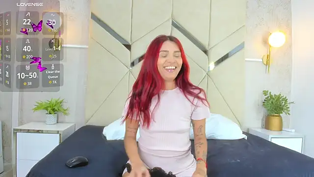 Snapshot of LiaVelez chatting on June 9, 2026, 1:45 pm LiaVelez online show from June 9, 2026, 1:45 pm