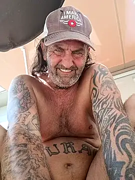 Hotbodyscottie online show from October 9, 2025, 7:01 pm