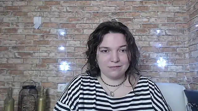 Snapshot of Amelia_Kiss_ chatting on December 18, 2024, 12:54 am Amelia Kiss online show from December 18, 2024, 12:54 am