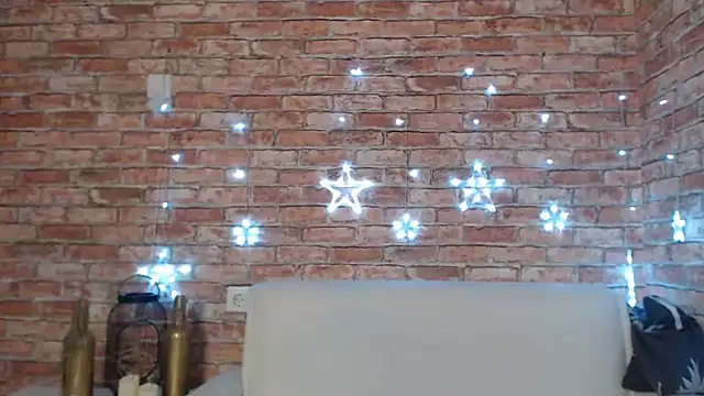 Snapshot of Amelia_Kiss_ chatting on December 19, 2024, 12:45 am Amelia Kiss online show from December 19, 2024, 12:45 am