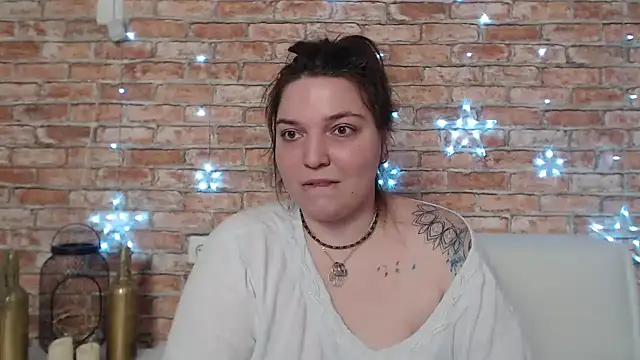 Snapshot of Amelia_Kiss_ chatting on February 5, 2025, 3:45 am Amelia Kiss online show from February 5, 2025, 3:45 am