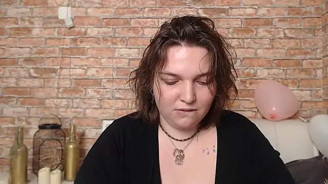 Snapshot of Amelia_Kiss_ chatting on February 13, 2025, 6:52 am Amelia Kiss online show from February 13, 2025, 6:52 am
