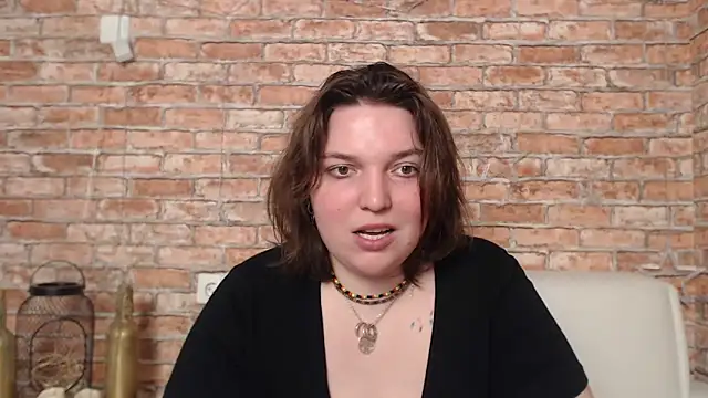 Snapshot of Amelia_Kiss_ chatting on February 19, 2025, 3:50 am Amelia Kiss online show from February 19, 2025, 3:50 am