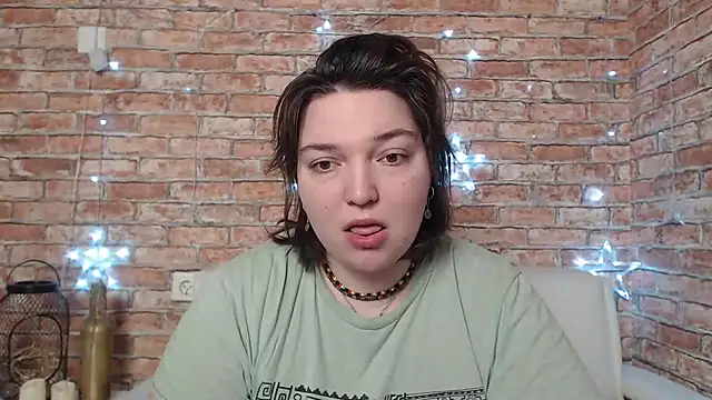 Snapshot of Amelia_Kiss_ chatting on February 28, 2025, 12:43 am Amelia Kiss online show from February 28, 2025, 12:43 am