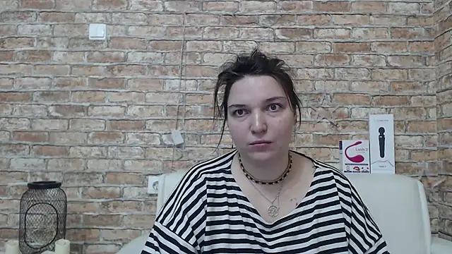 Amelia Kiss  online show from October 24, 2025, 12:30 am